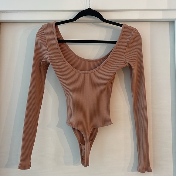 Aritzia Wilfred Bodysuit - Picture 2 of 3